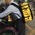 リュックにノートPCを入れて自転車に積んで持ち運びをする方法