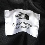 シャトルデイパックスリムは女性が使える？レインカバーはある？